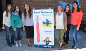 students raising money